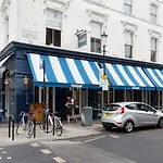 Stylish Portobello Road 2 Bedroom Easy Access
