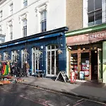Stylish Portobello Road 2 Bedroom Easy Access