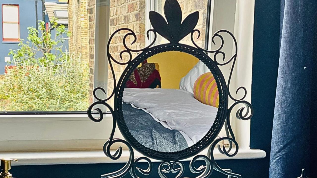 Stylish Portobello Road 2 Bedroom Easy Access Appartement